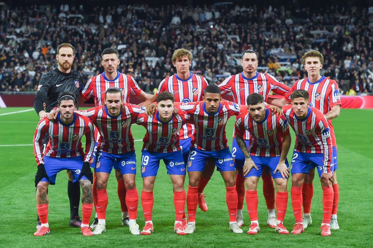 体坛联播｜斯洛特首度公开回应萨拉赫，曼联4比1大胜狼队