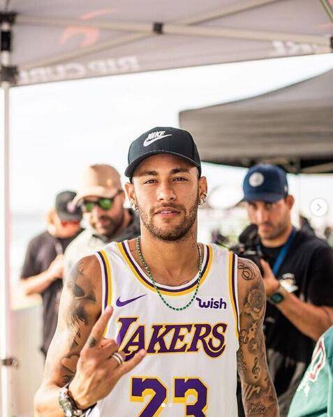 皇马曼联拜仁等豪门争夺里尔18岁中场布阿迪，转会费6000万欧