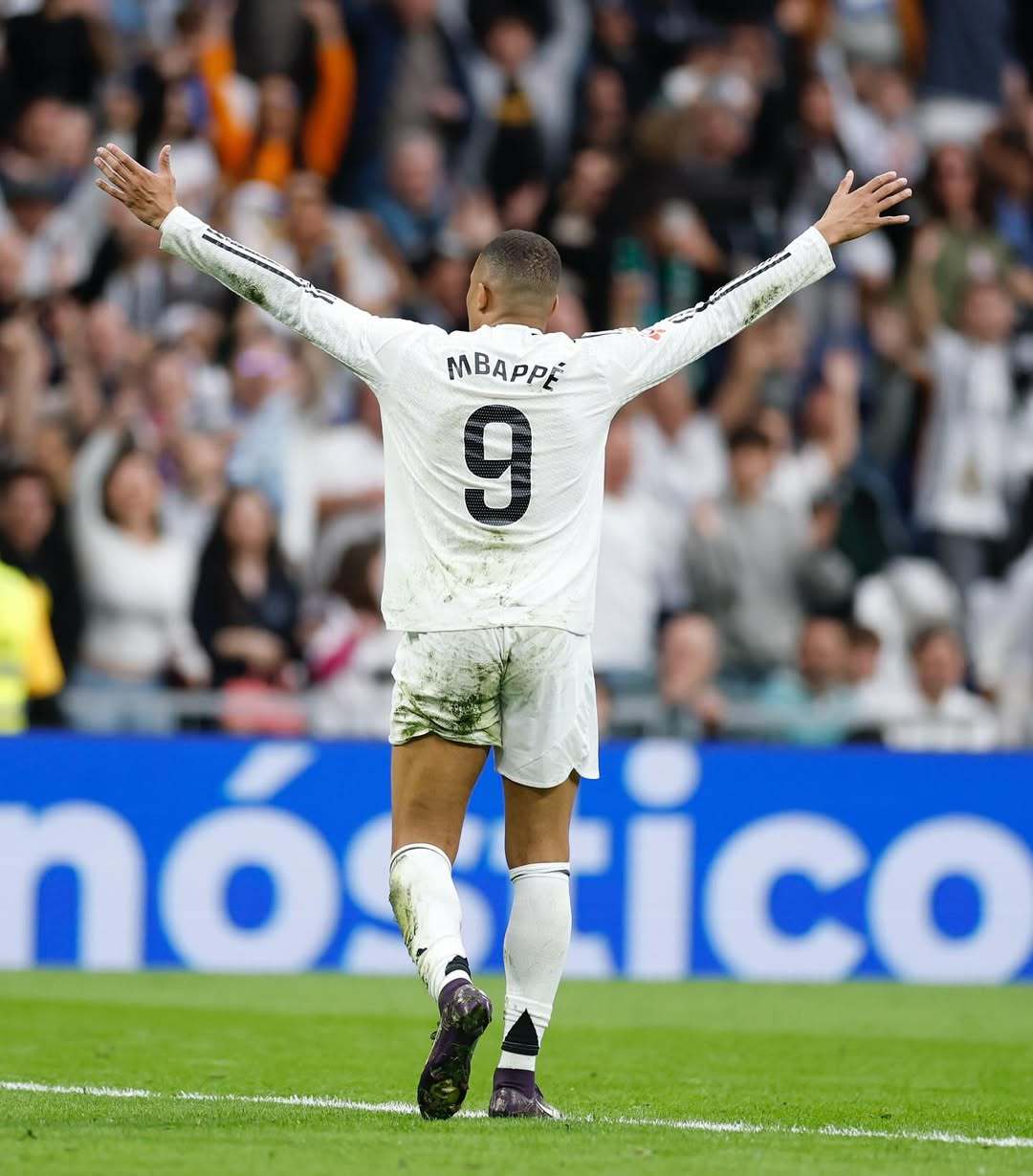 北京国安玄学加持？罕见：河南球迷震撼出征，大量聚集在候车厅