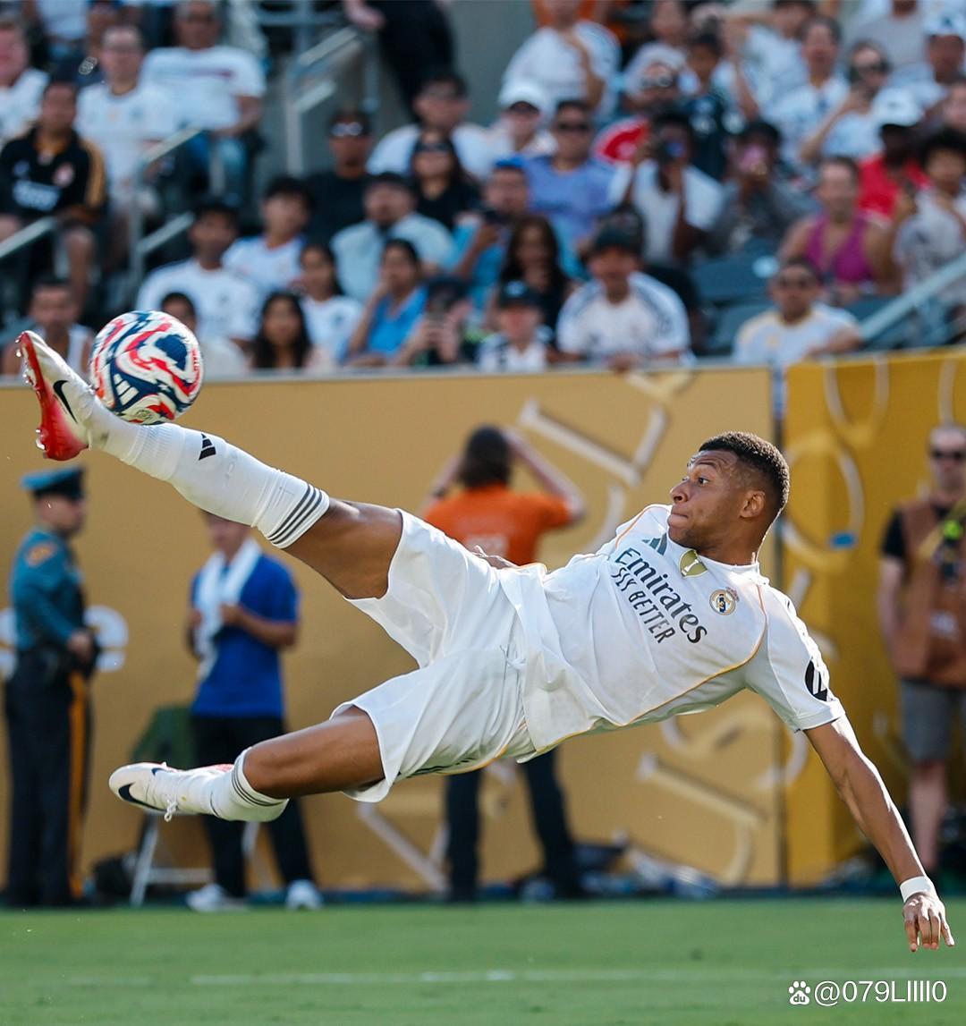 官方：莱万特主帅卡莱罗下课；球队本赛季西甲仅积9分排倒二（莱万特官宣解雇主帅卡莱罗：本赛季西甲仅9分，排名倒数第二）