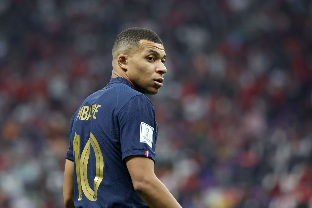 皇马19岁球星陷绝境，父亲引圣经怒怼俱乐部，一月转会成定局？