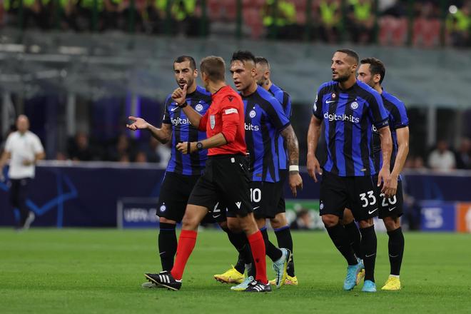 罗马诺：曼城签约18岁中卫朱马巴赫 转租给朗斯（罗马诺：曼城签下18岁中卫朱马巴赫，随后租借至朗斯）