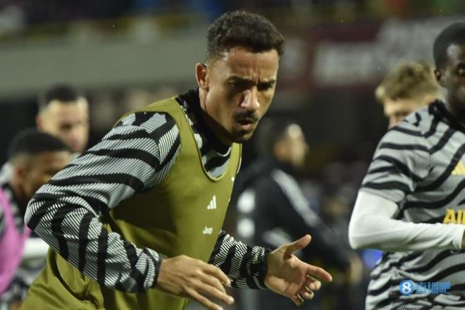 日职联战报：杰巴里梅开二度，大阪钢巴4-1完胜东京绿茵